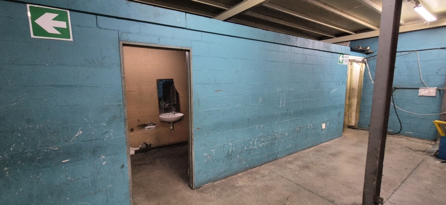 Commercial Property for Sale in Killarney Gardens Western Cape